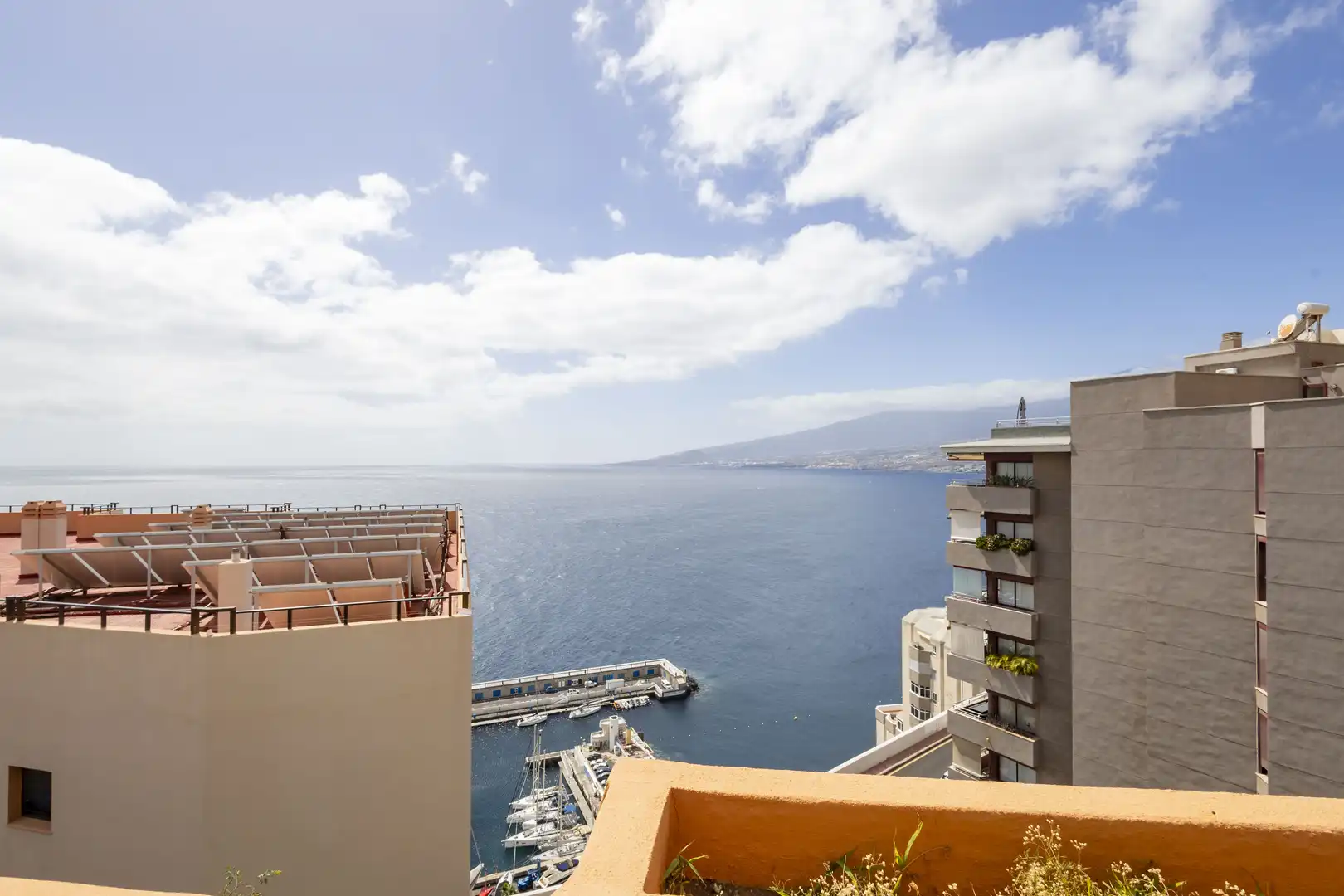 Vista exterior de Piso en venta en Radazul