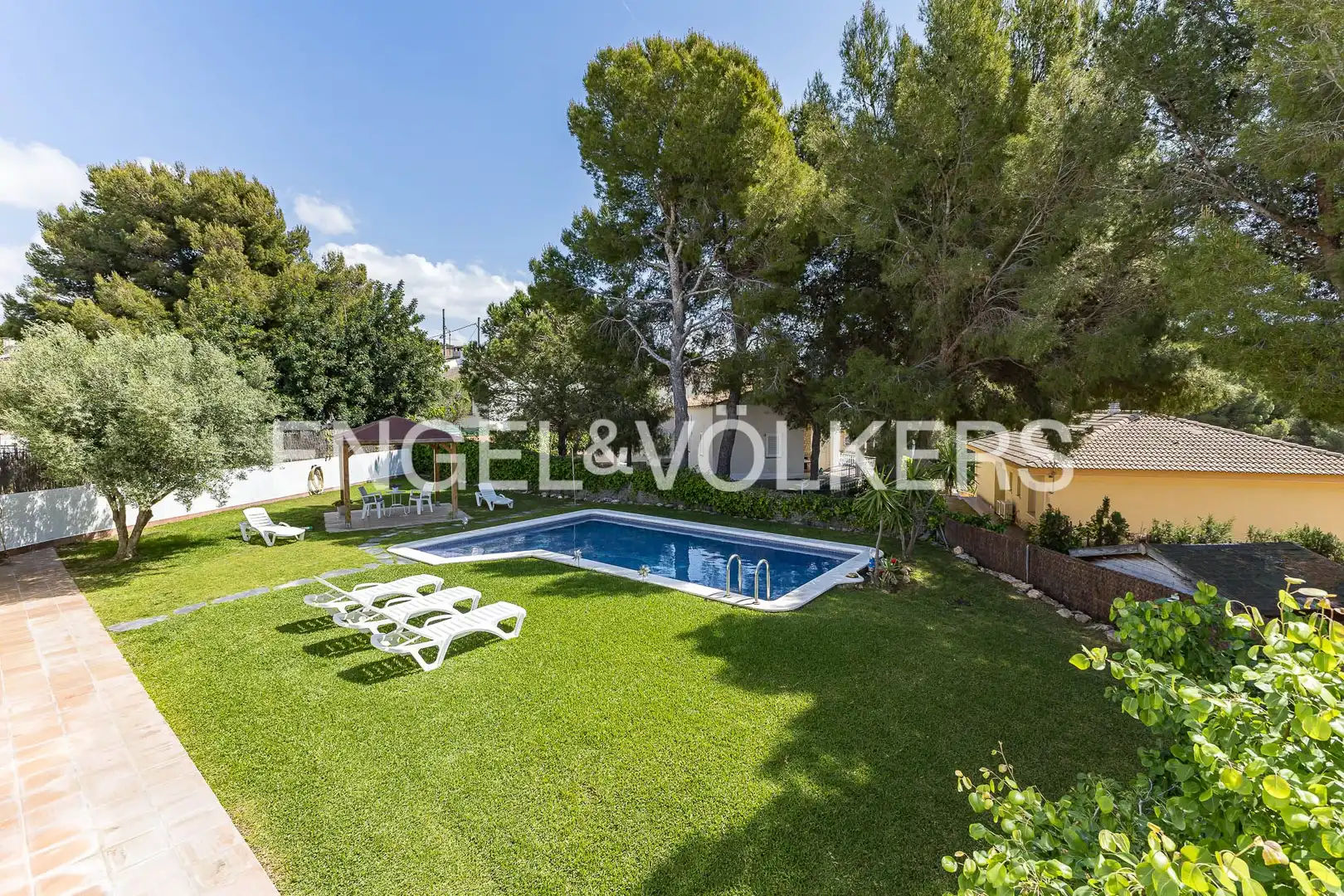 Piscina de Casa o chalet en venta en Calafell con Aire acondicionado, Calefacción y Jardín privado