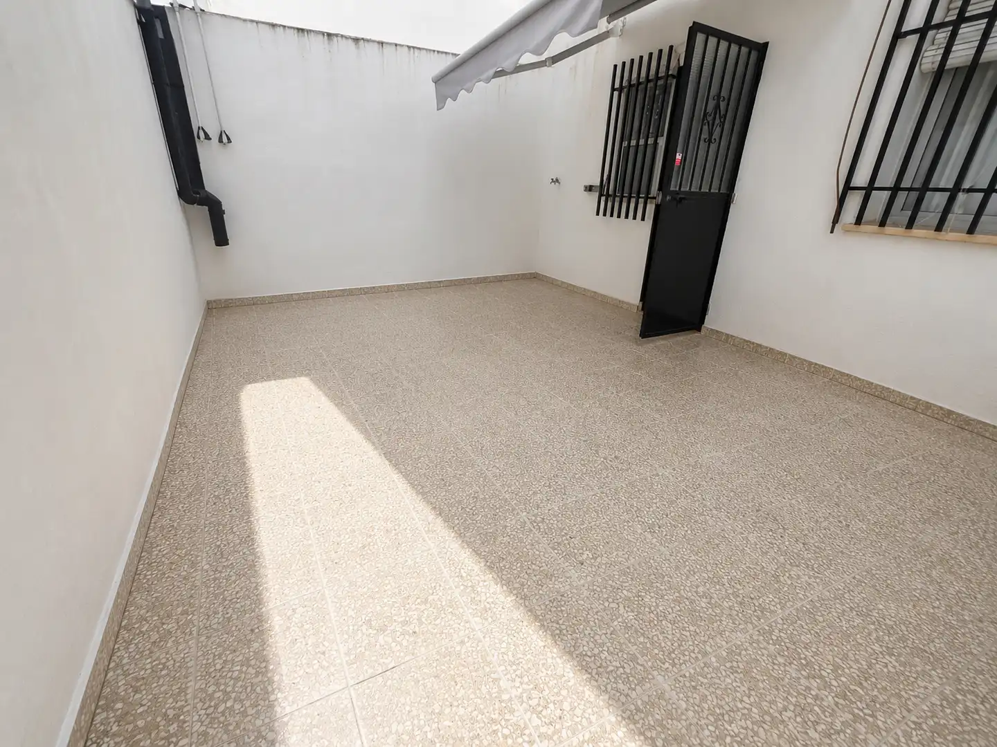 Terrasse von Einfamilien-Reihenhaus zum Verkauf in Cártama mit Terrasse