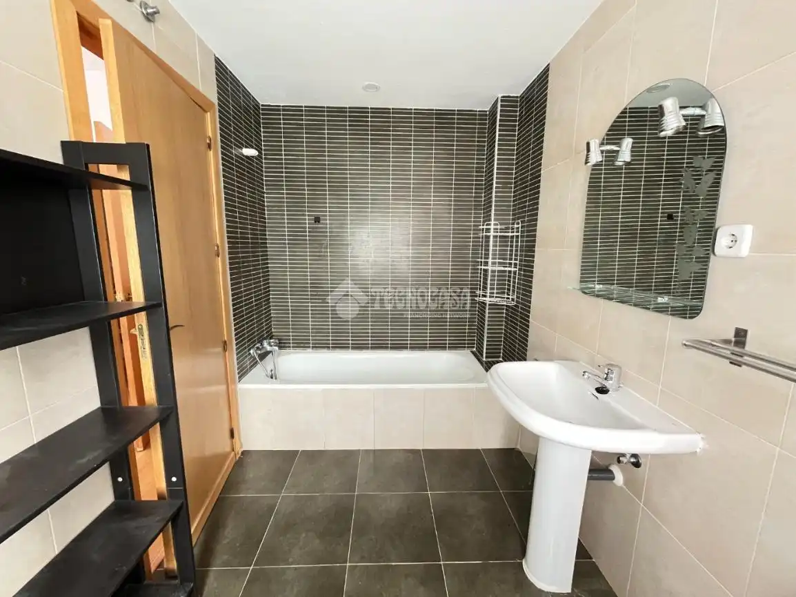 Casa aparellada en venda a Loeches, imagen 23