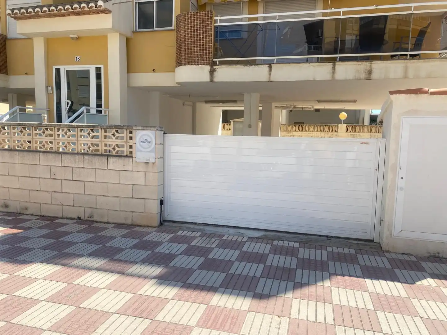 Doble en venda a Avenida de la Mota 38
