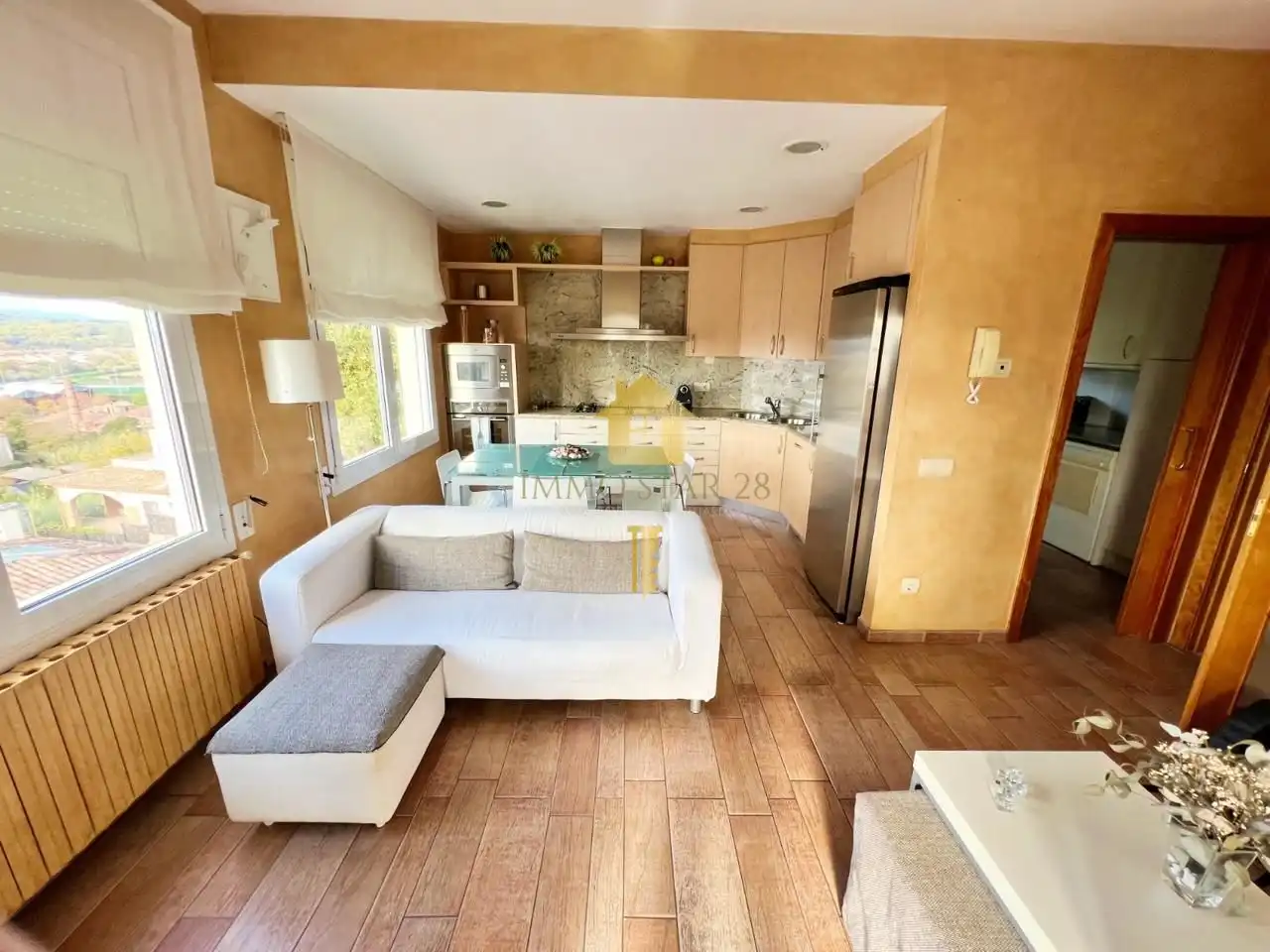 Sala d'estar de Casa o xalet en venda en La Bisbal d'Empordà amb Aire condicionat, Jardí privat i Terrassa