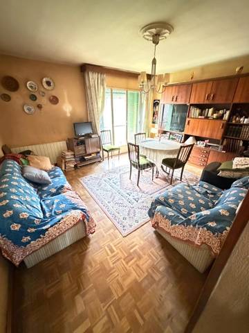 Piso en Venta en Valdezarza