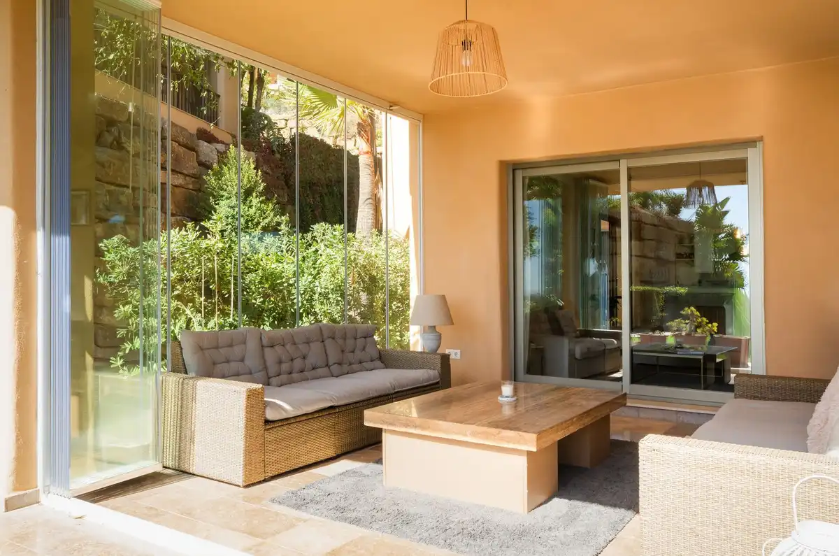 Terrassa de Planta baixa en venda en Benahavís amb Aire condicionat, Jardí privat i Terrassa