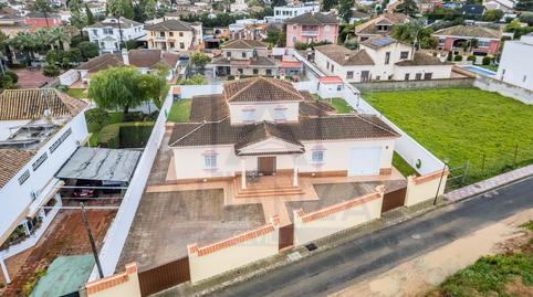 Foto 5 de Casa o xalet en venda a Calle de Ruiz Gijón, Las Almenas, Tomares