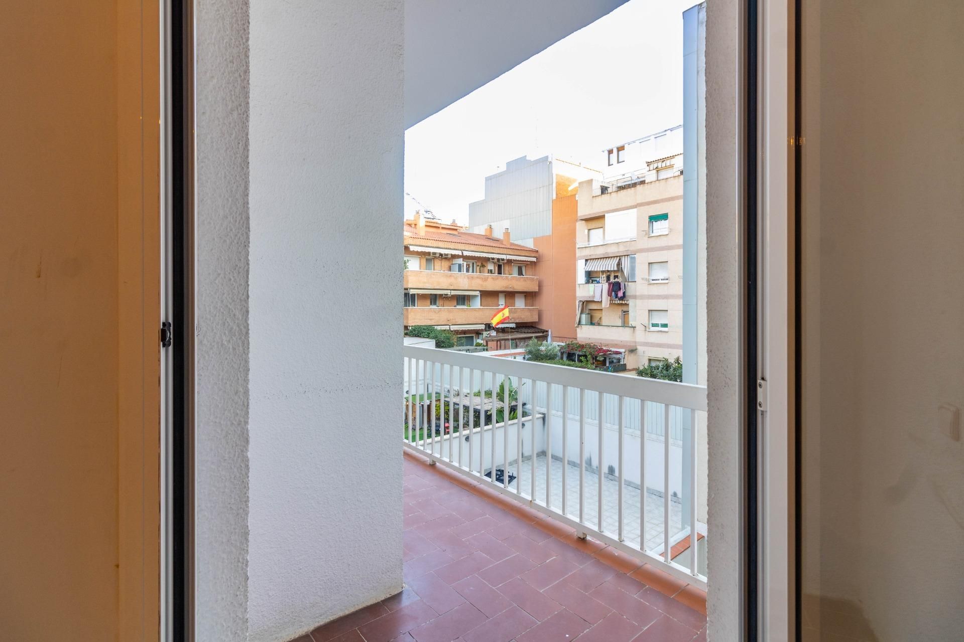 Dormitori de Pis en venda en Esplugues de Llobregat amb Terrassa i Balcó