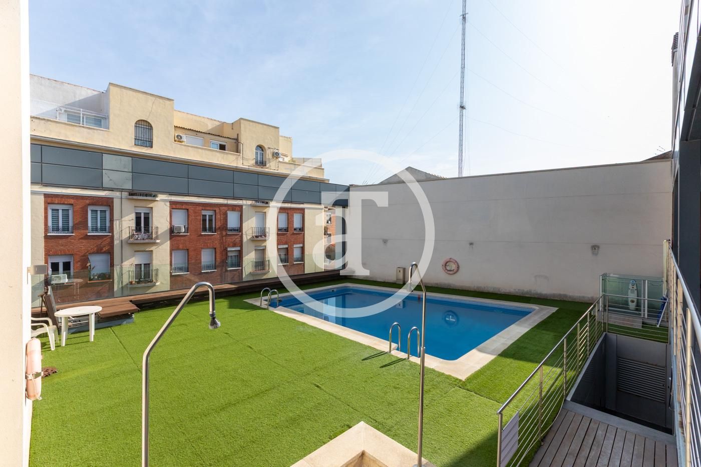 Swimming pool of Flat to rent in  Madrid Capital  with Air Conditioner, Heating and Furnished