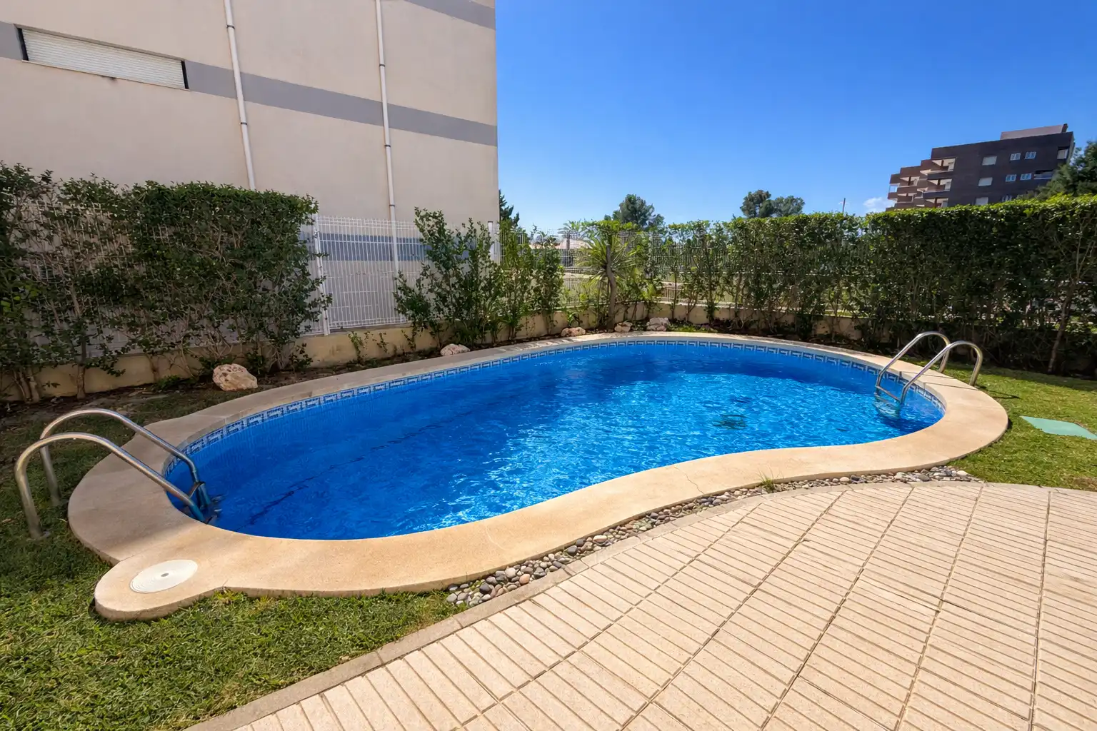 Schwimmbecken von Wohnungen zum Verkauf in Mont-roig del Camp mit Klimaanlage, Terrasse und Ofen