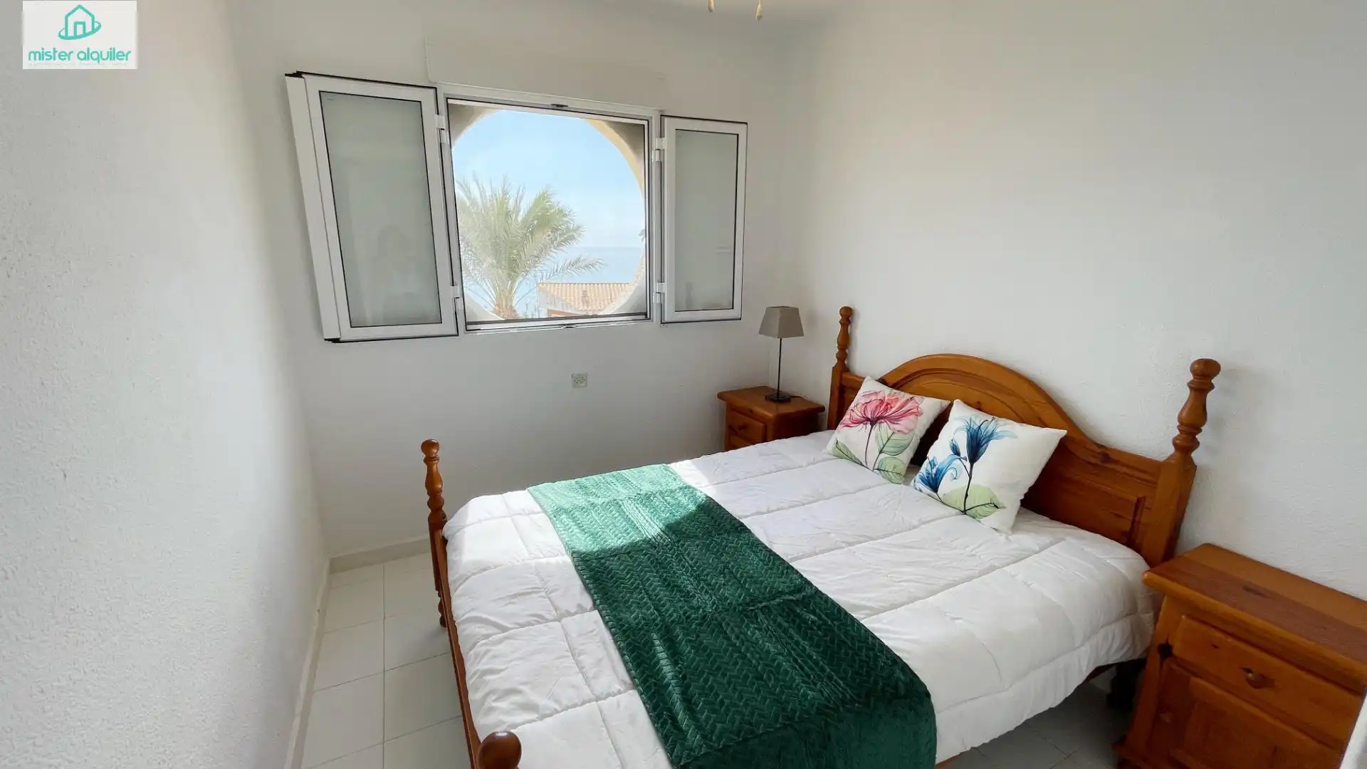 Habitación de Casa o chalet de alquiler en El Campello con Calefacción, Terraza y Amueblado