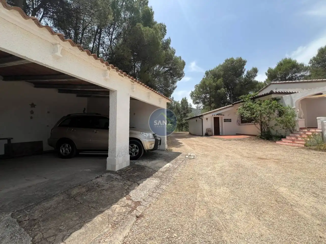 Aparcament de Casa o xalet en venda en Agullent amb Jardí privat i Piscina