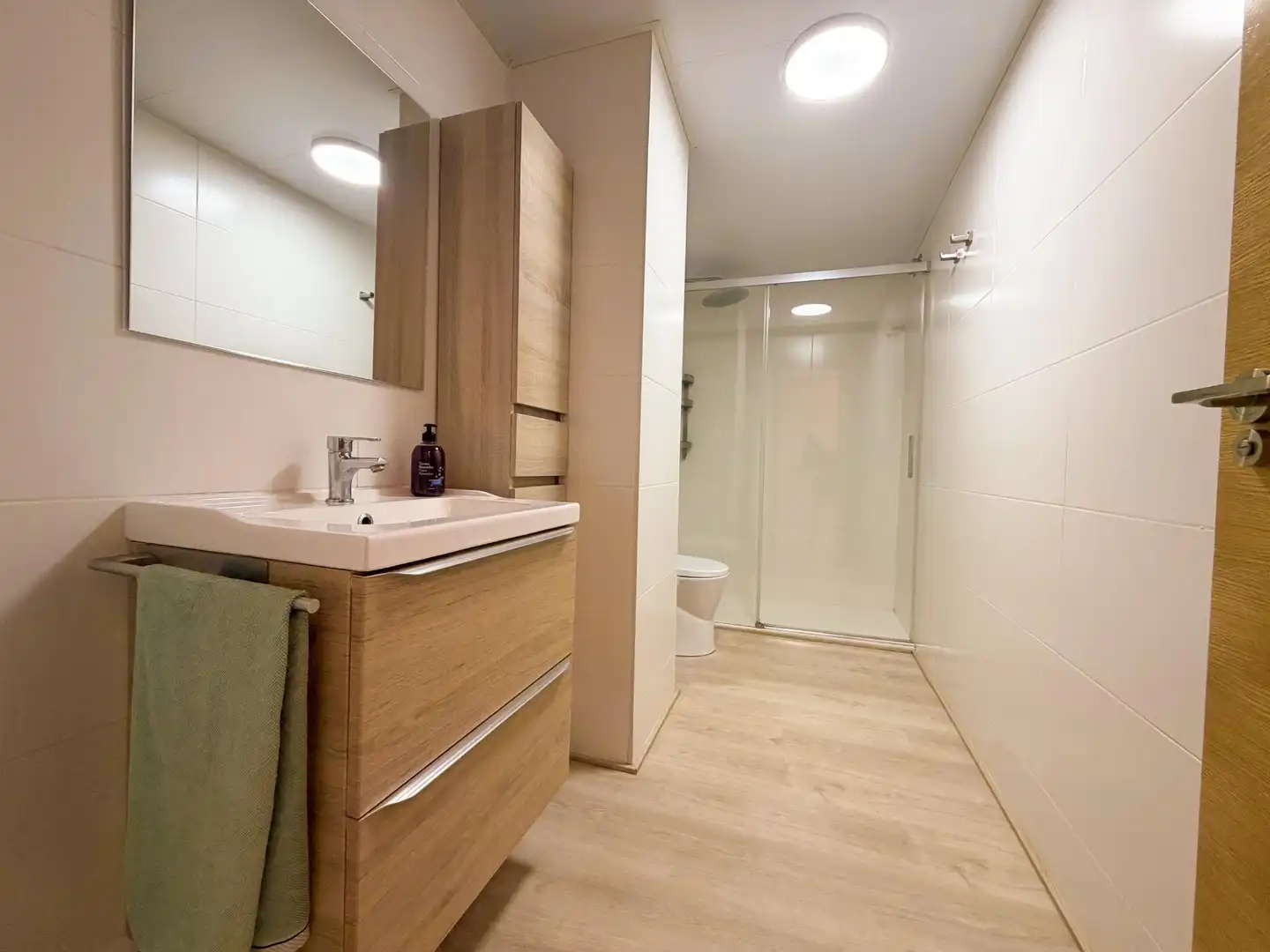 Baño de Apartamento de alquiler en El Puig de Santa Maria con Aire acondicionado, Calefacción y Terraza