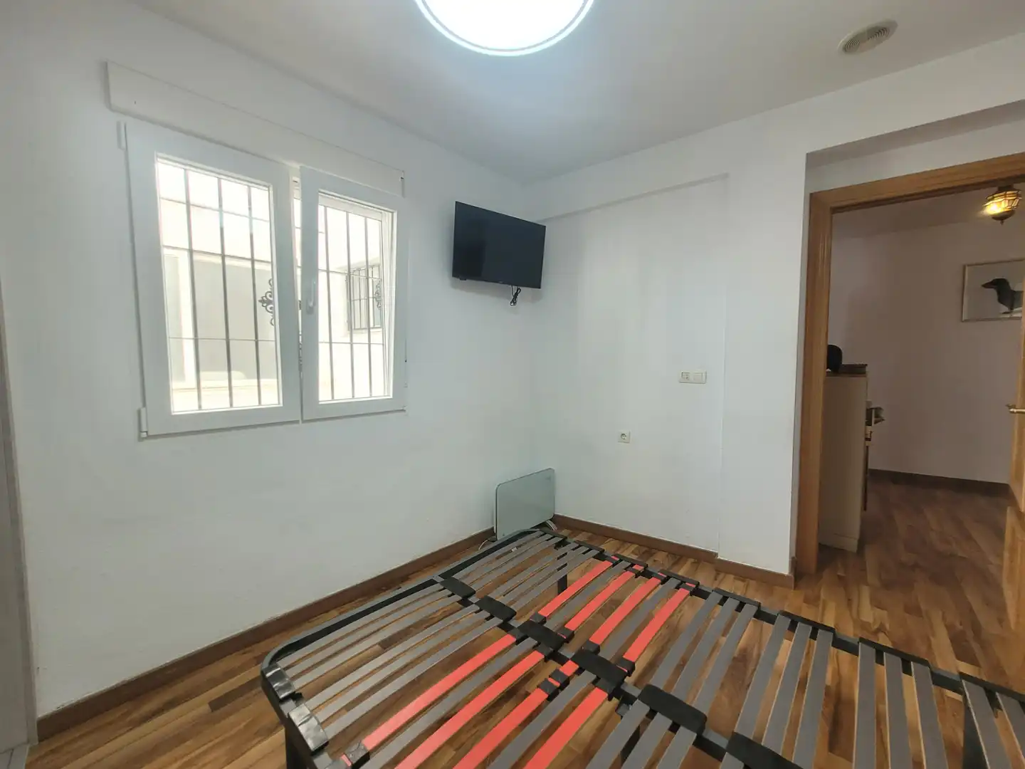 Habitación de Piso en venta en Maracena con Lavadora, Microondas y Balcón