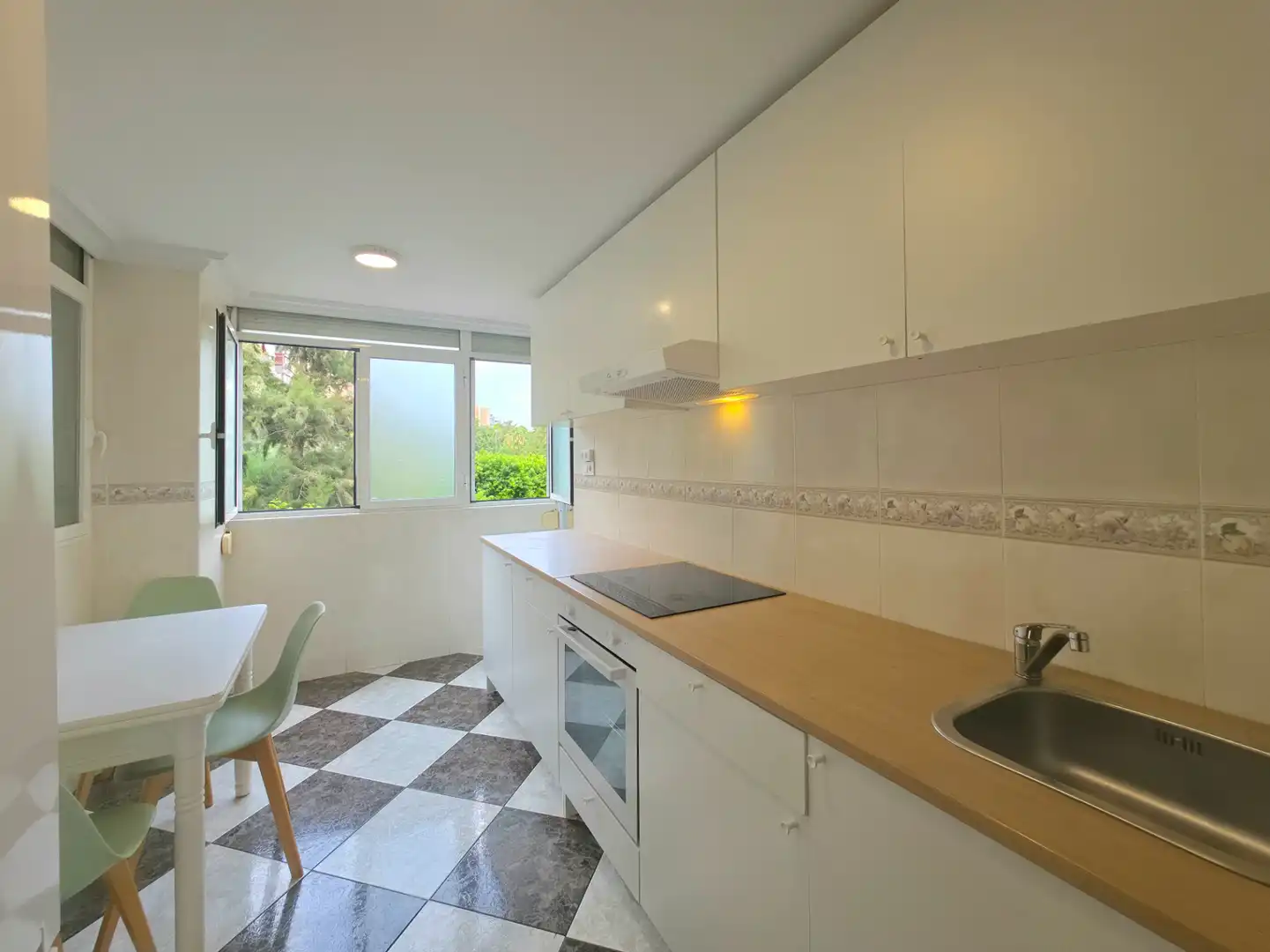 Wohnung mit Aufzug zum Verkauf in Avenida del Doctor Jiménez Díaz 12