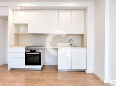 Appartamento con balcone in vendita a PZ CATALUNYA DE