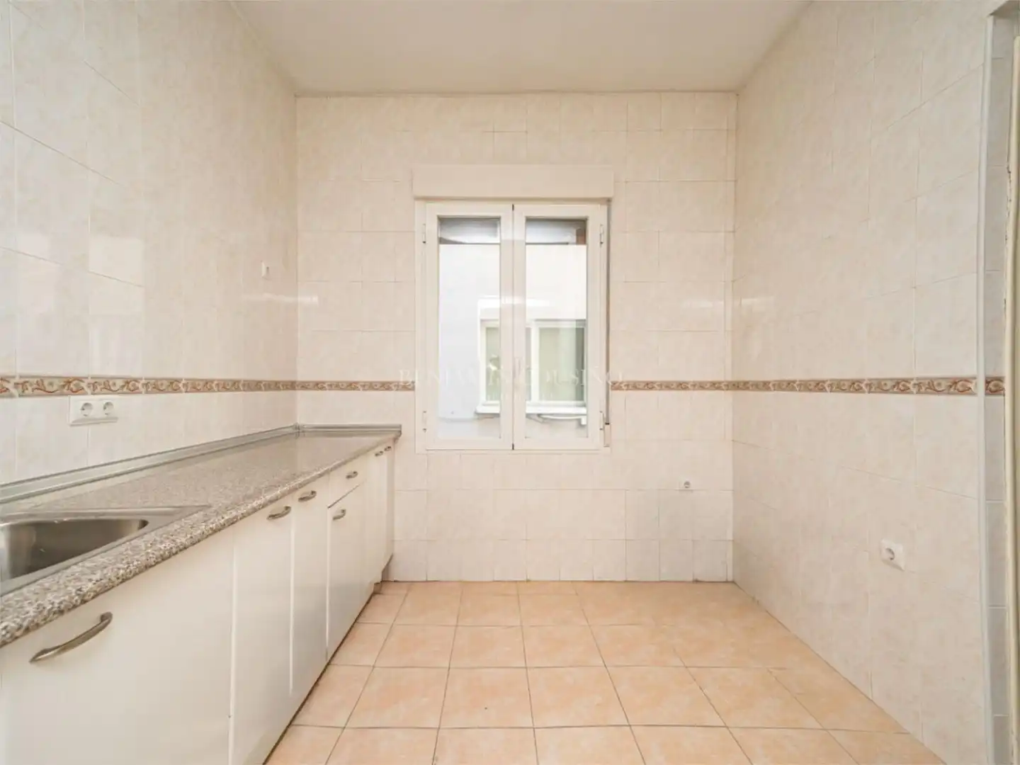 Cocina de Piso en venta en Madrid con Balcón
