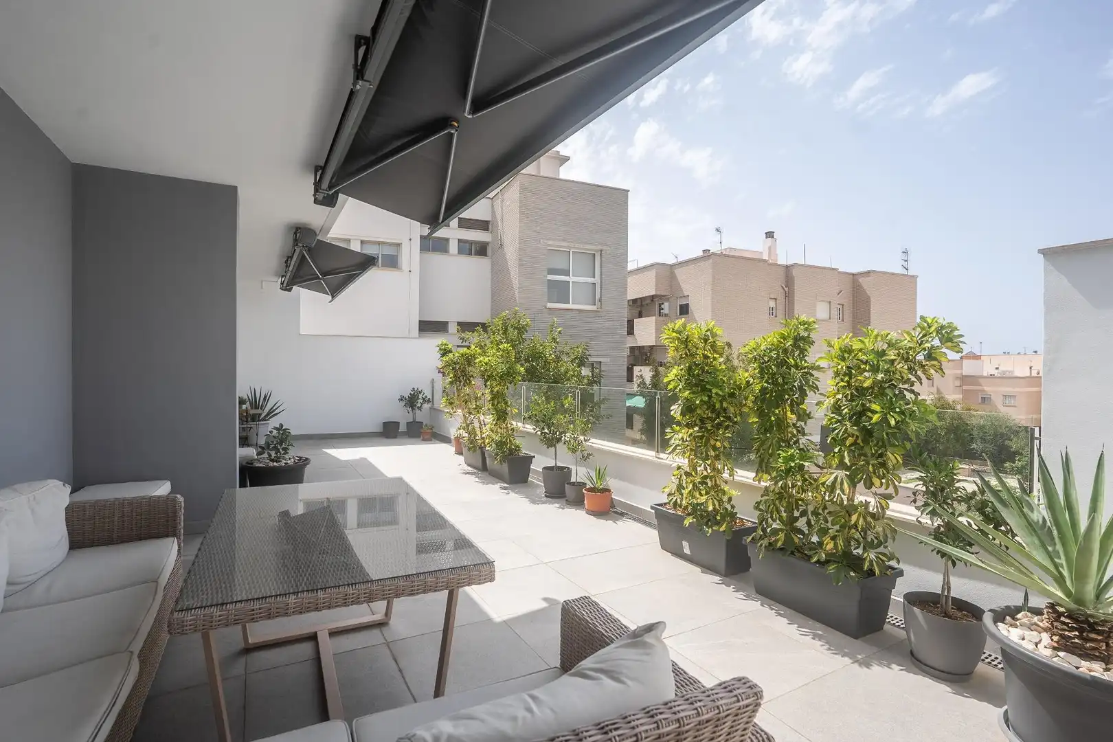 Terraza de Casa o chalet en venta en Almería con Aire acondicionado, Jardín privado y Terraza