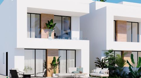 Casas en construcción con piscina privada, en la provincia de Alicante, en la ciudad de Orihuela Costa. 3 habitaciones | 176 m² |
