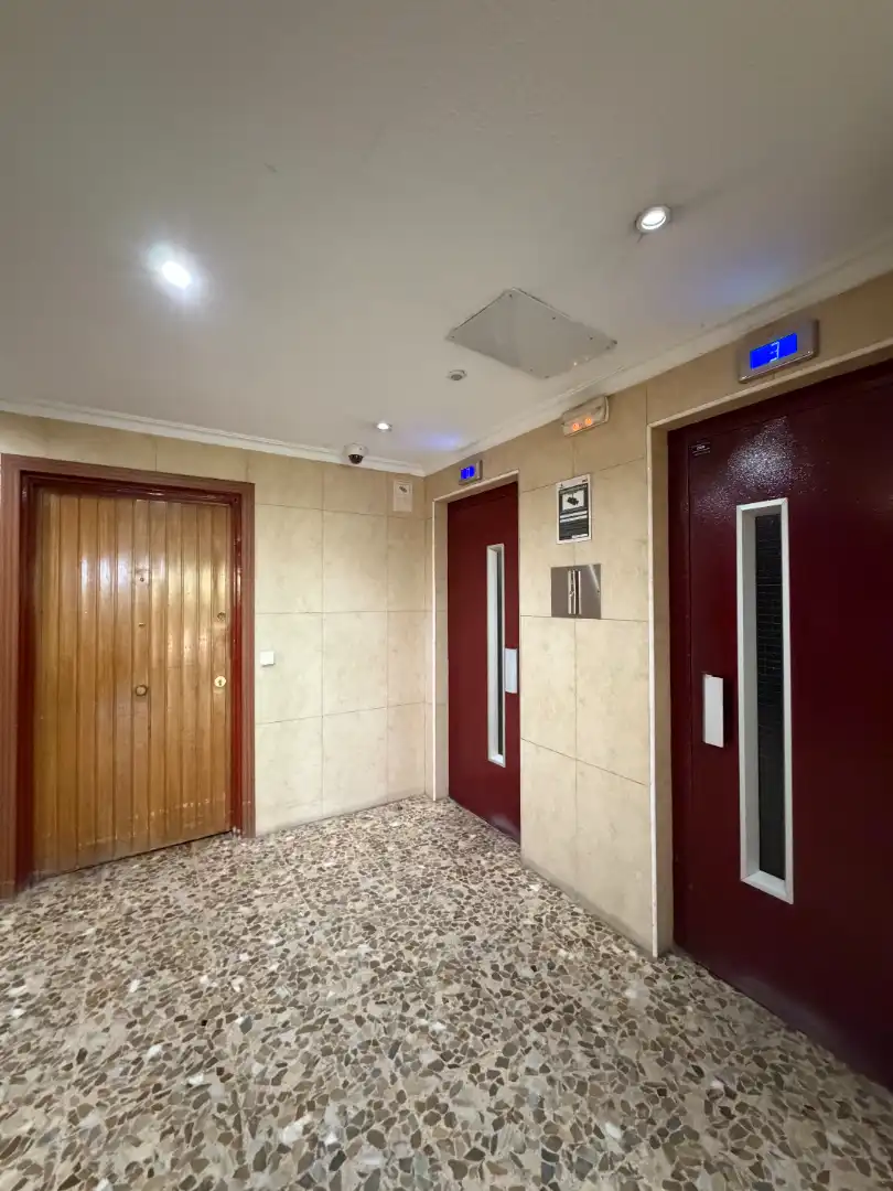 Piso en venta en Madrid con Calefacción, Terraza y Amueblado