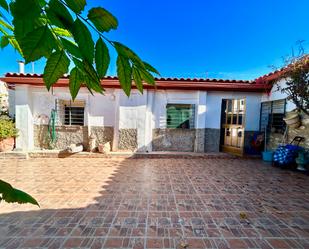 Vista exterior de Casa o xalet en venda en San Antonio de Benagéber amb Jardí privat