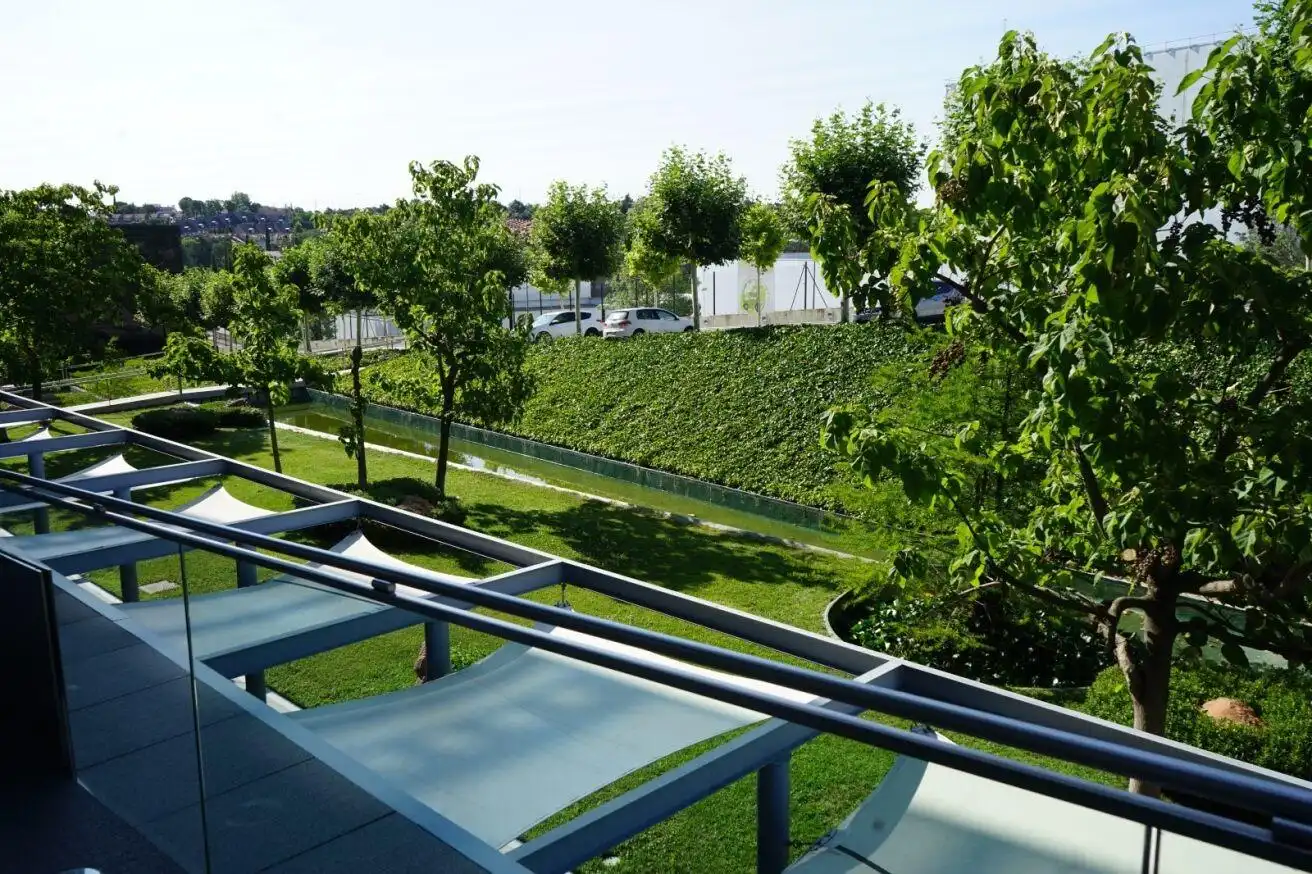 Terrasse von Büro zur Miete in Tres Cantos mit Klimaanlage, Heizung und Möbliert