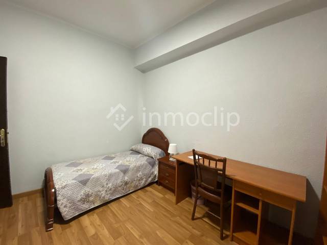 Piso en Alquiler en CALLE RÚA ANTIGUA en Universidad - Tenerías