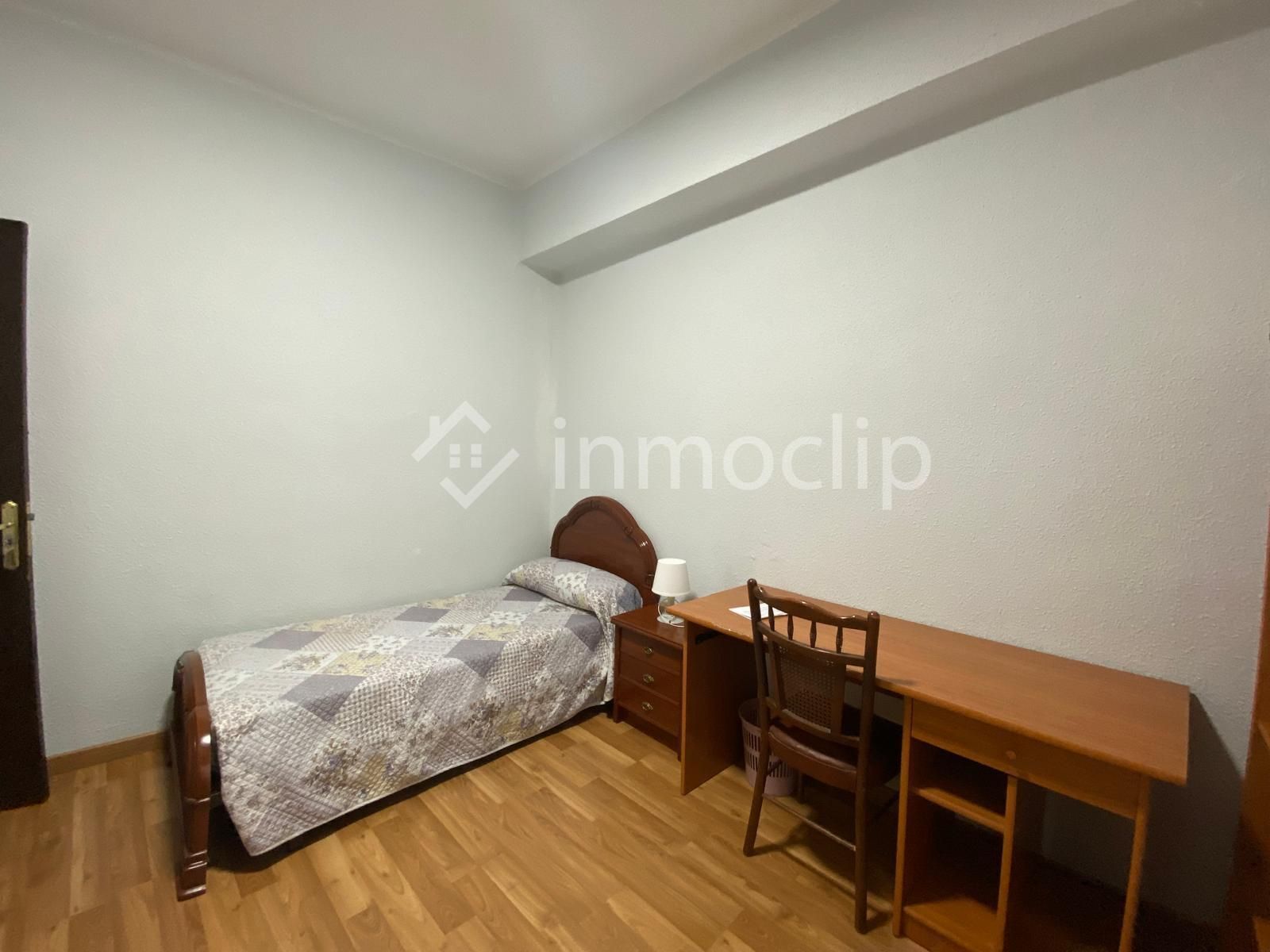 Dormitori de Pis de lloguer en Salamanca Capital amb Calefacció i Moblat