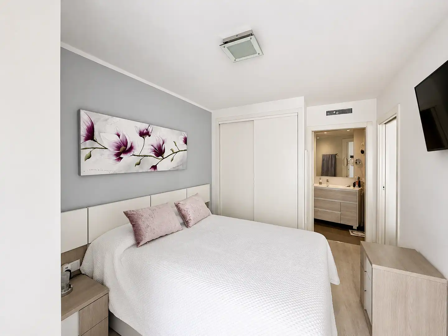 Habitación de Dúplex en venta en Cornellà de Llobregat con Terraza, Trastero y Balcón