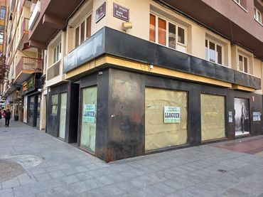 Local comercial en alquiler en Príncep de Viana - Clot - Xalets Humbert Torres