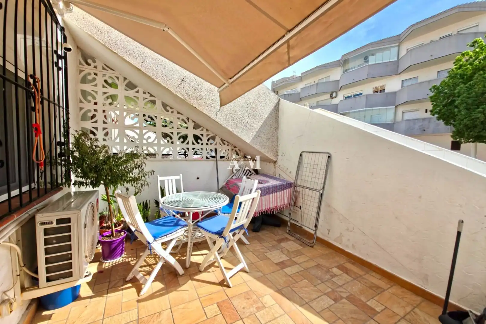 Ground floor for rent in La Regia