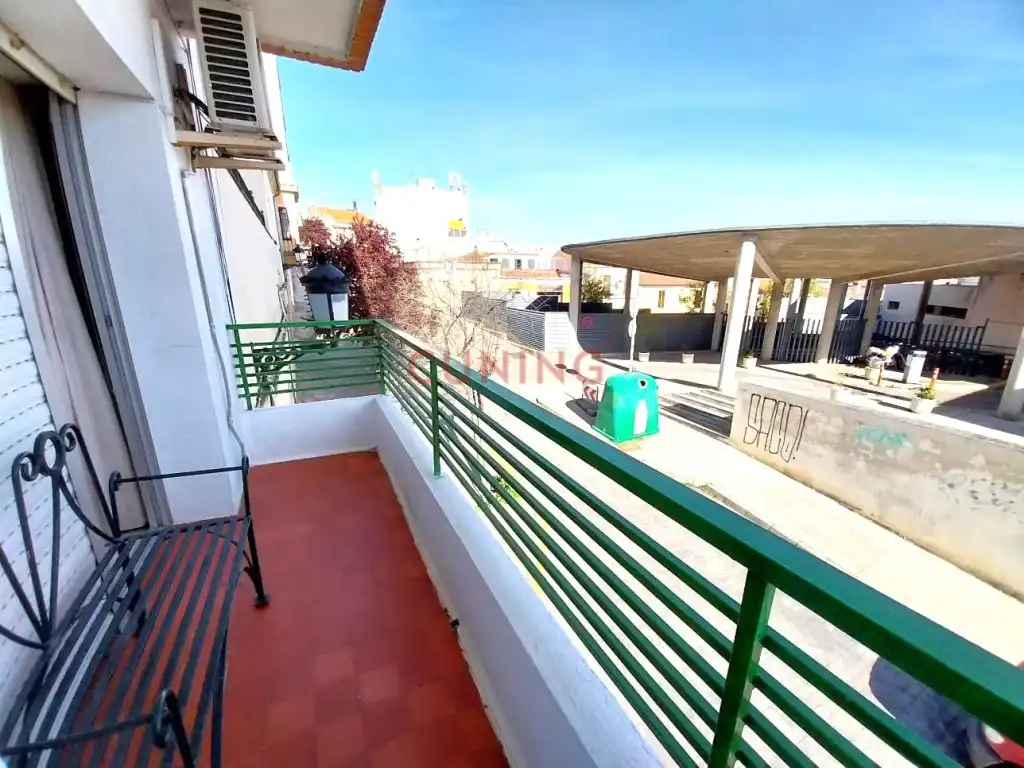 Vista exterior de Pis en venda en Cáceres