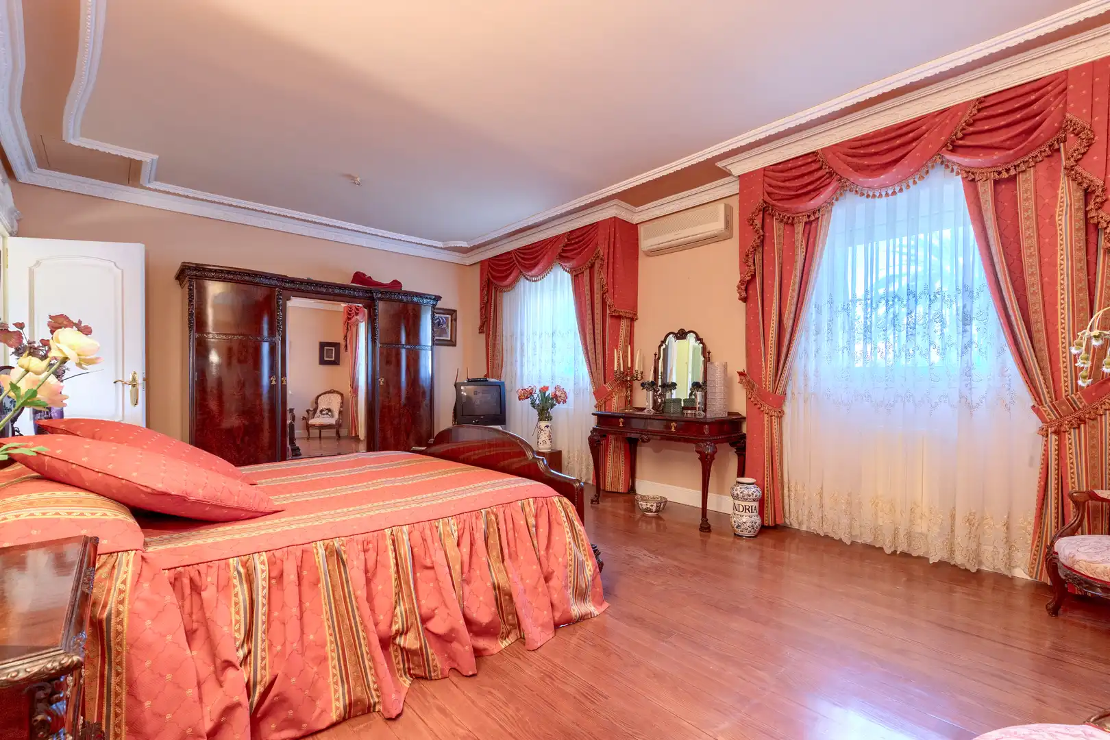 Habitación de Casa o chalet en venta en Villalbilla con Aire acondicionado, Calefacción y Jardín privado