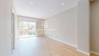 Exterior view of Flat for sale in  Barcelona Capital  with Air Conditioner, Parquet flooring and Oven
