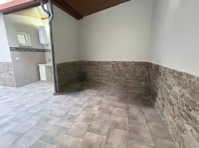 Casa adosada en venda en Catarroja amb Calefacció, Terrassa i Alarma
