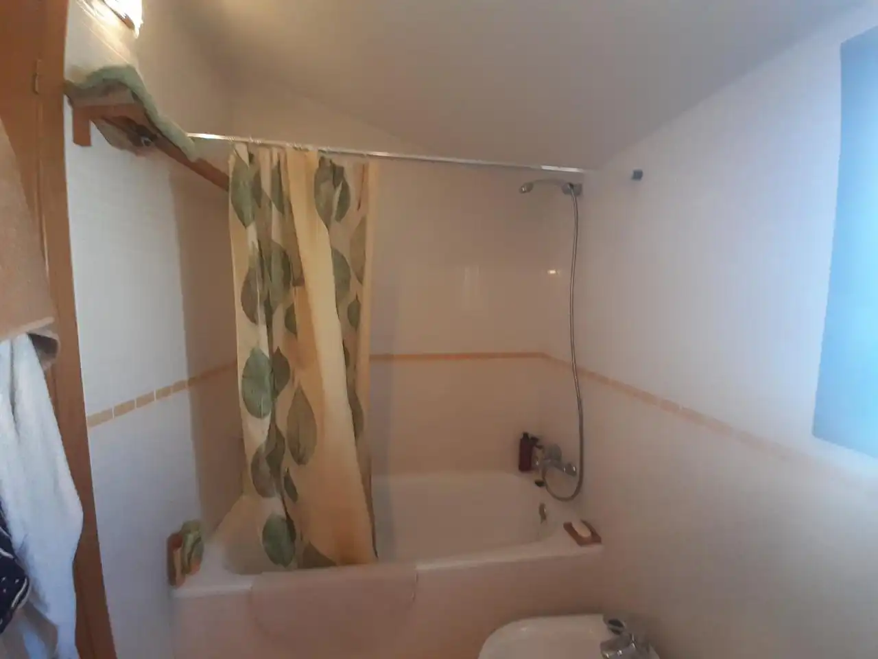 Baño de Piso en venta en Bronchales con Parquet, Terraza y Trastero