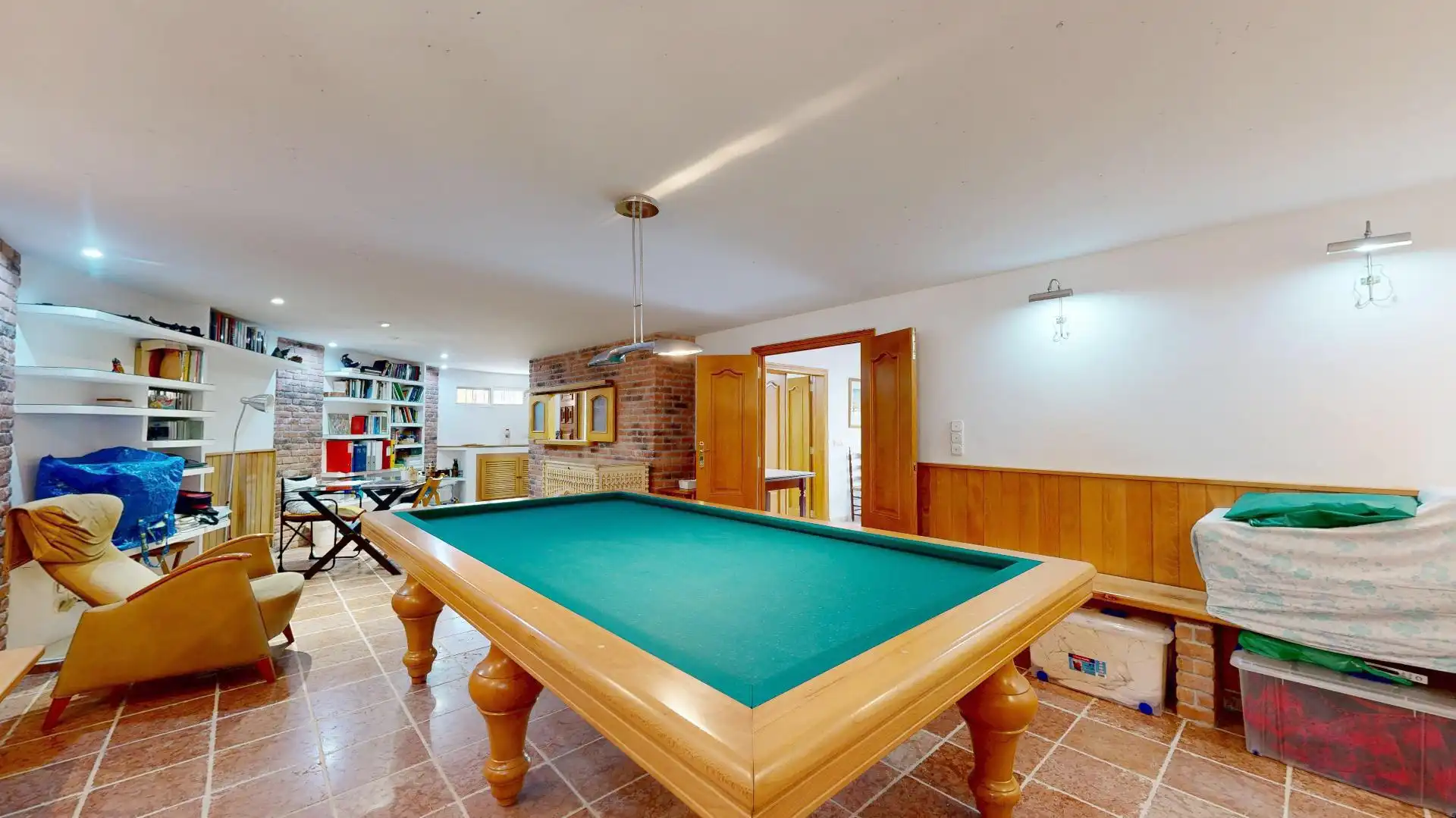 Houses for sale in Montserrat  with Terrace, Storage room and Swimming Pool