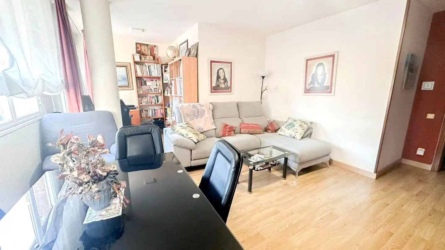 Sala d'estar de Pis en venda en  Logroño amb Calefacció, Traster i Moblat