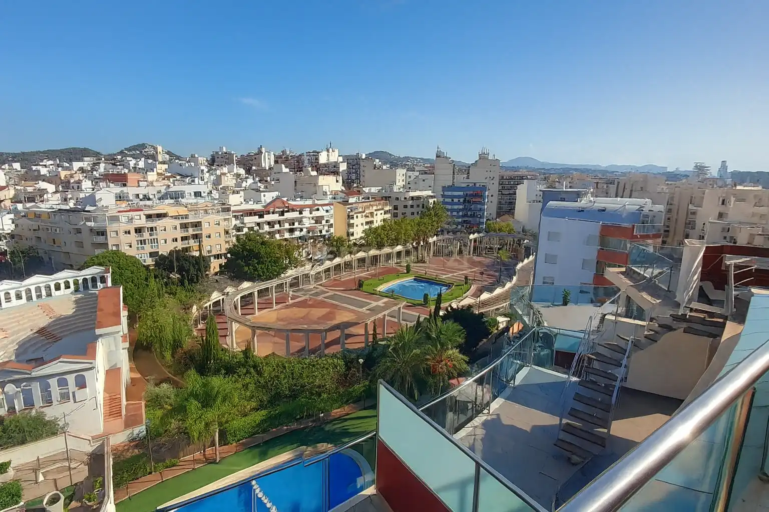 Außenansicht von Wohnungen zur Miete in Calpe / Calp mit Klimaanlage, Ofen und Waschmaschine