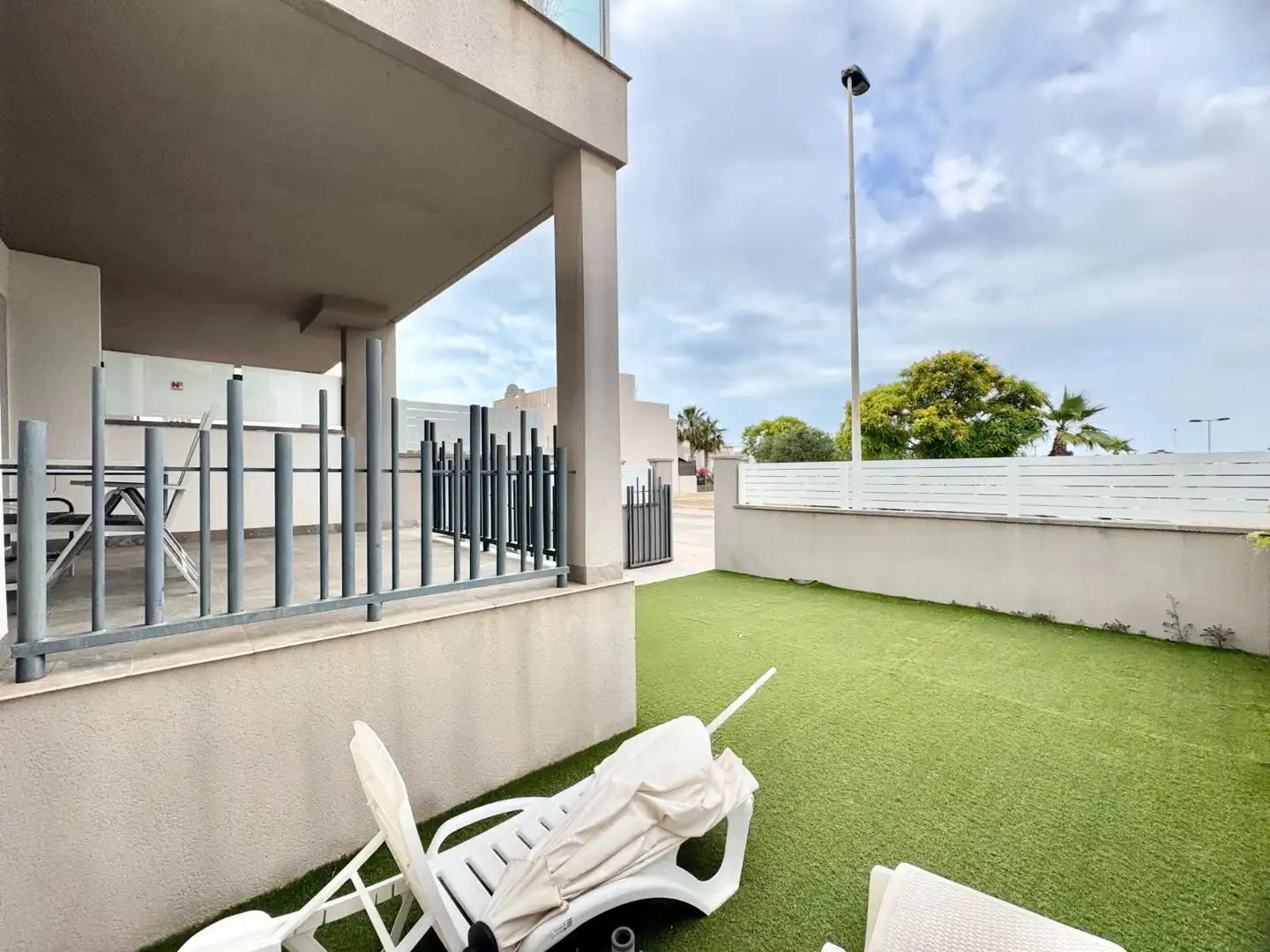 Terrassa de Casa o xalet de lloguer en Torrevieja amb Aire condicionat, Piscina i Moblat