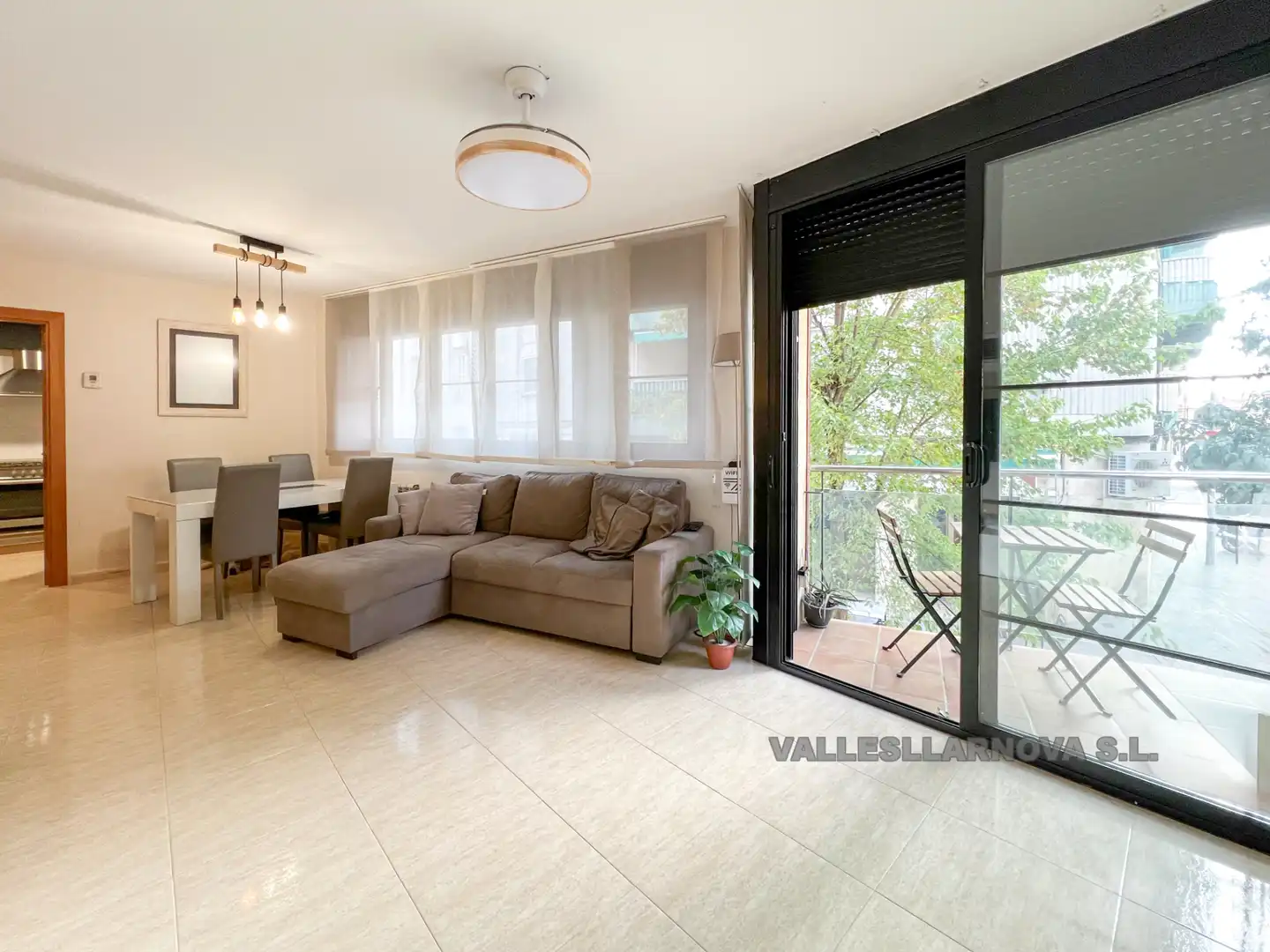 Vista exterior de Dúplex en venta en Parets del Vallès con Aire acondicionado, Calefacción y Balcón