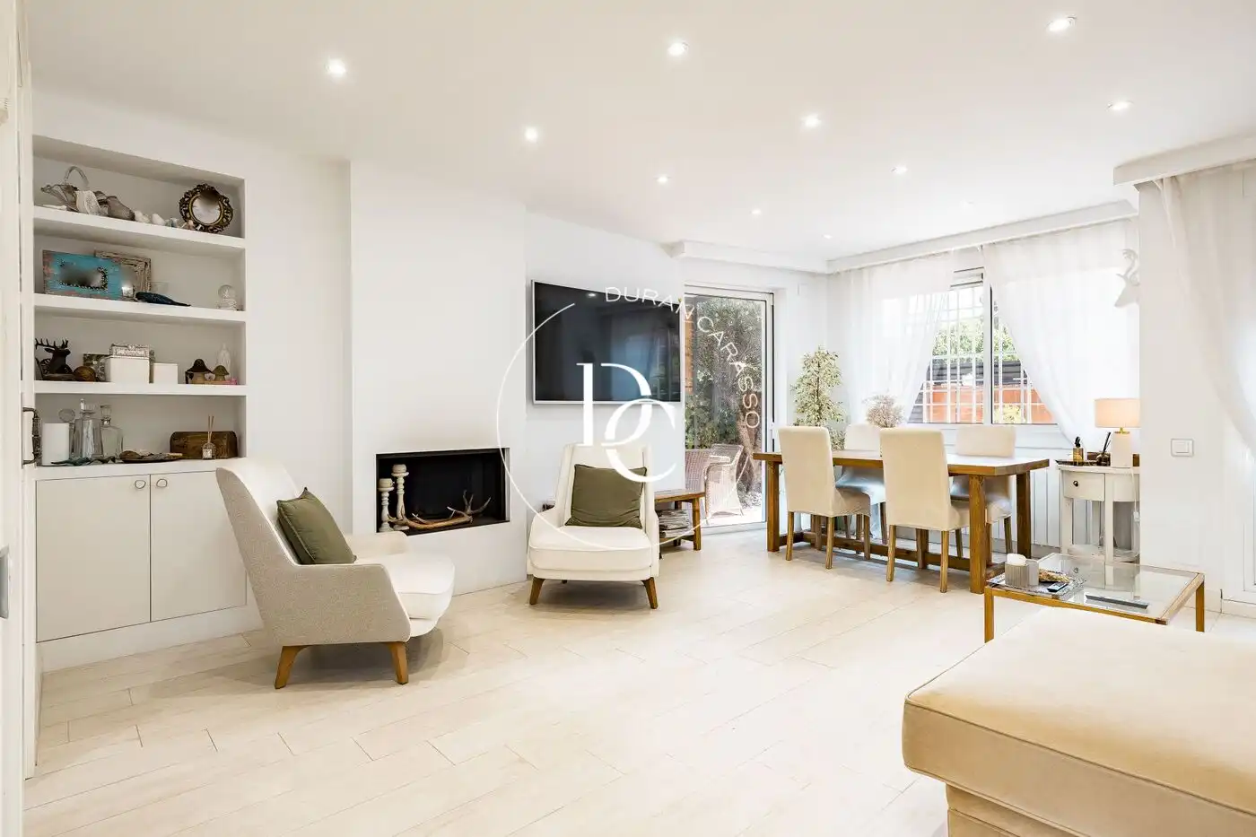 Sala de estar de Casa o chalet en venta en Sant Joan Despí con Aire acondicionado, Calefacción y Jardín privado