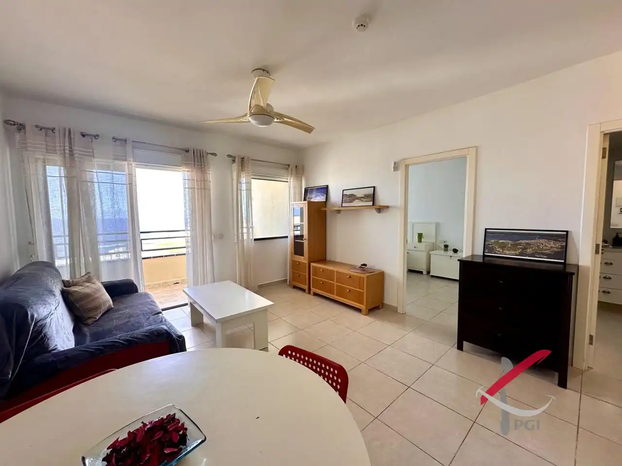 Sala de estar de Piso en venta en Adeje con Terraza y Piscina comunitaria