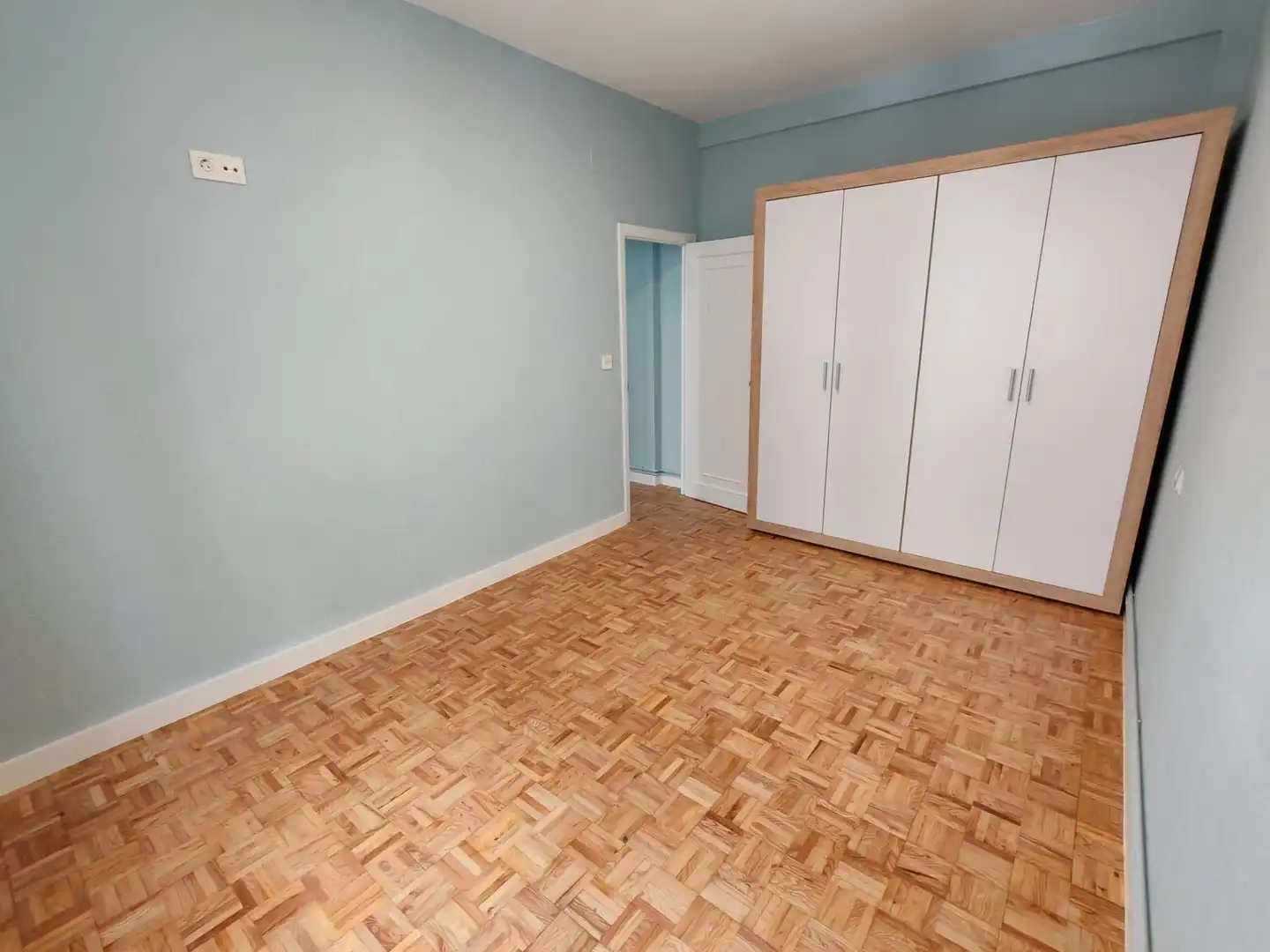 Habitación de Piso de alquiler en Vigo  con Calefacción y Balcón