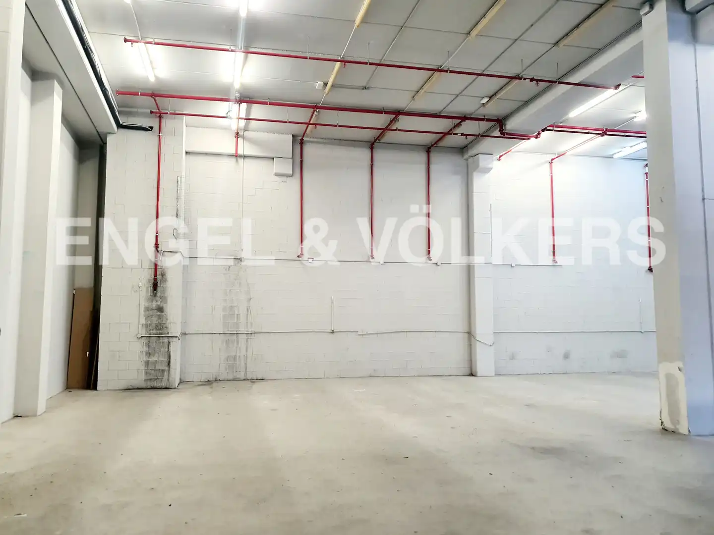 Nau industrial en venda en Cornellà de Llobregat