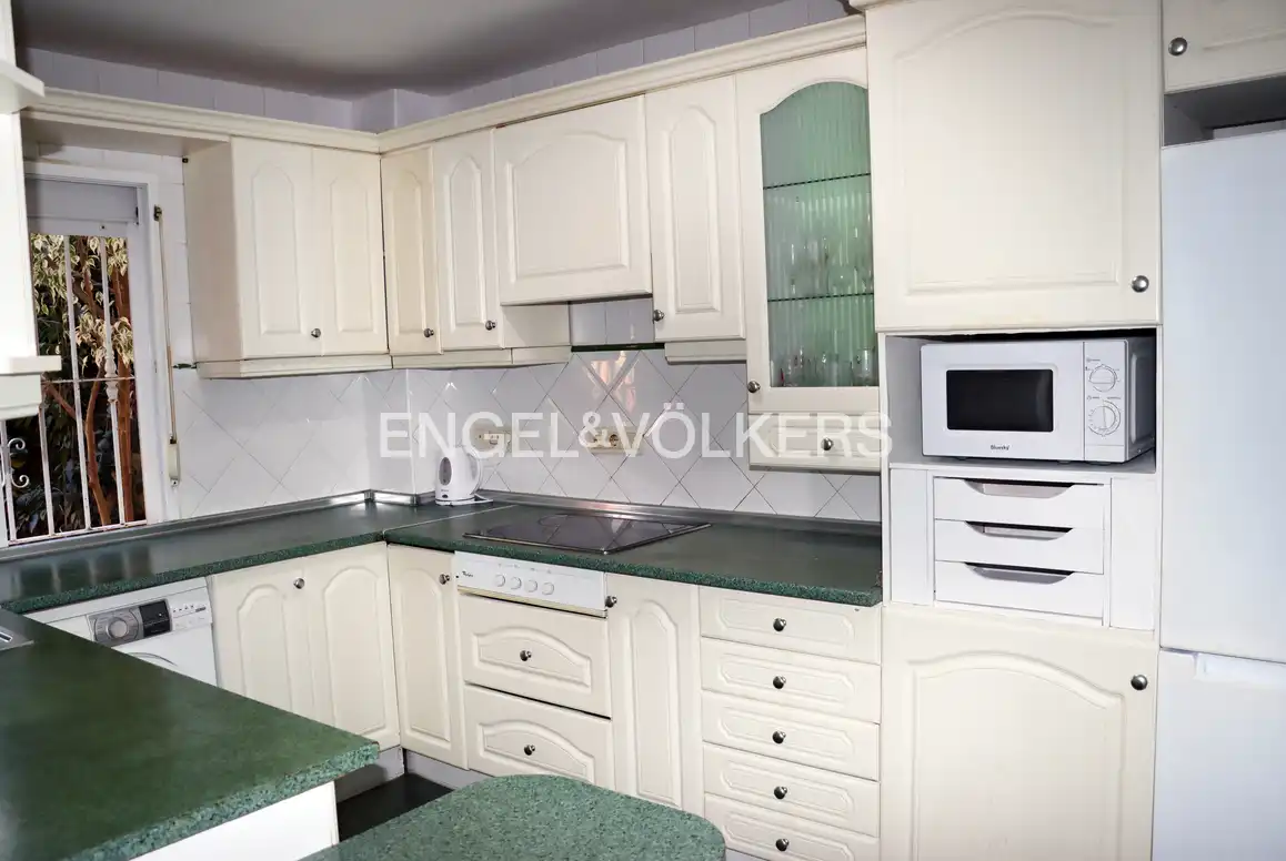 Kitchen of Houses for sale in Benidorm  with Air Conditioner, Private garden and Terrace