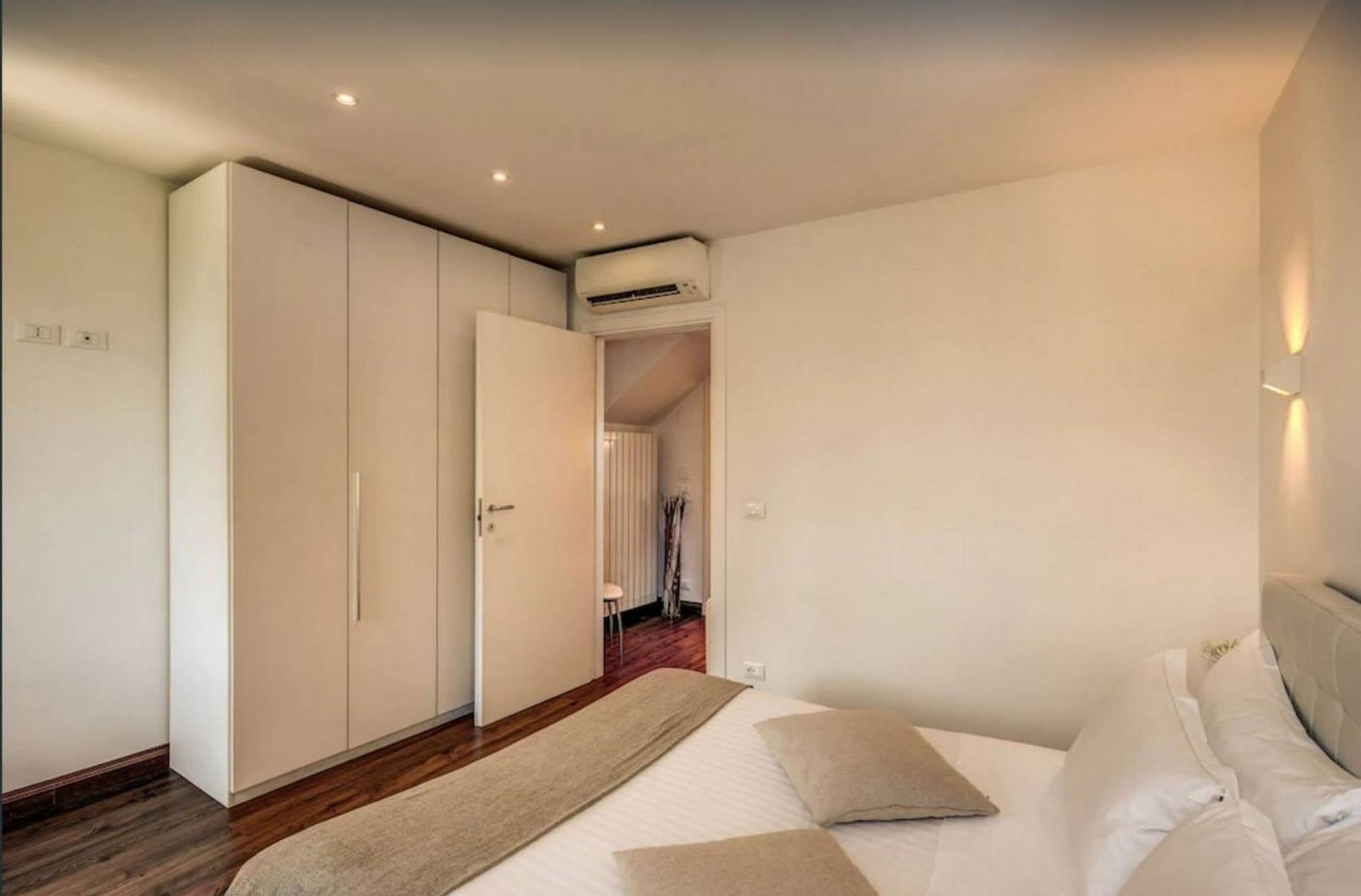 Dormitori de Pis de lloguer en Vilafranca del Penedès amb Aire condicionat, Moblat i TV