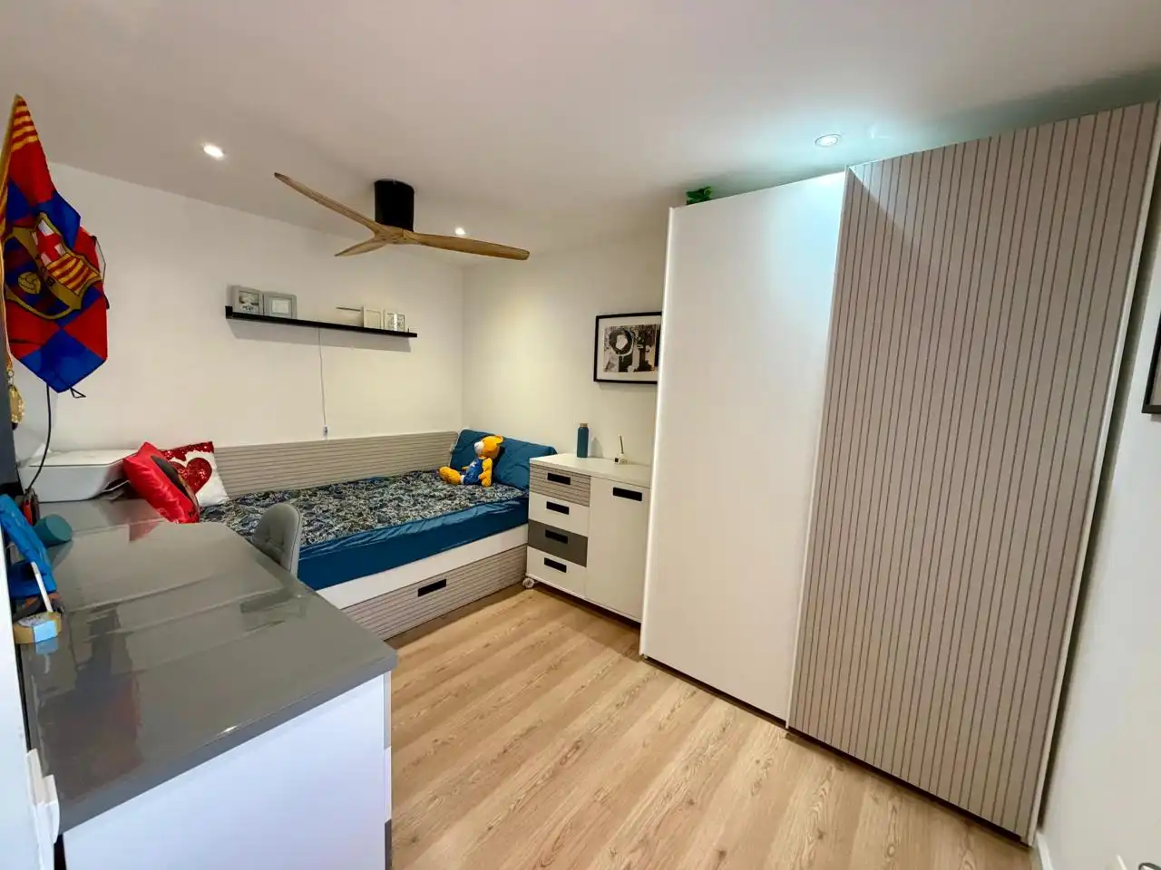 Bedroom of Attic for sale in Barcelona  with Air Conditioner, Heating and Parquet flooring