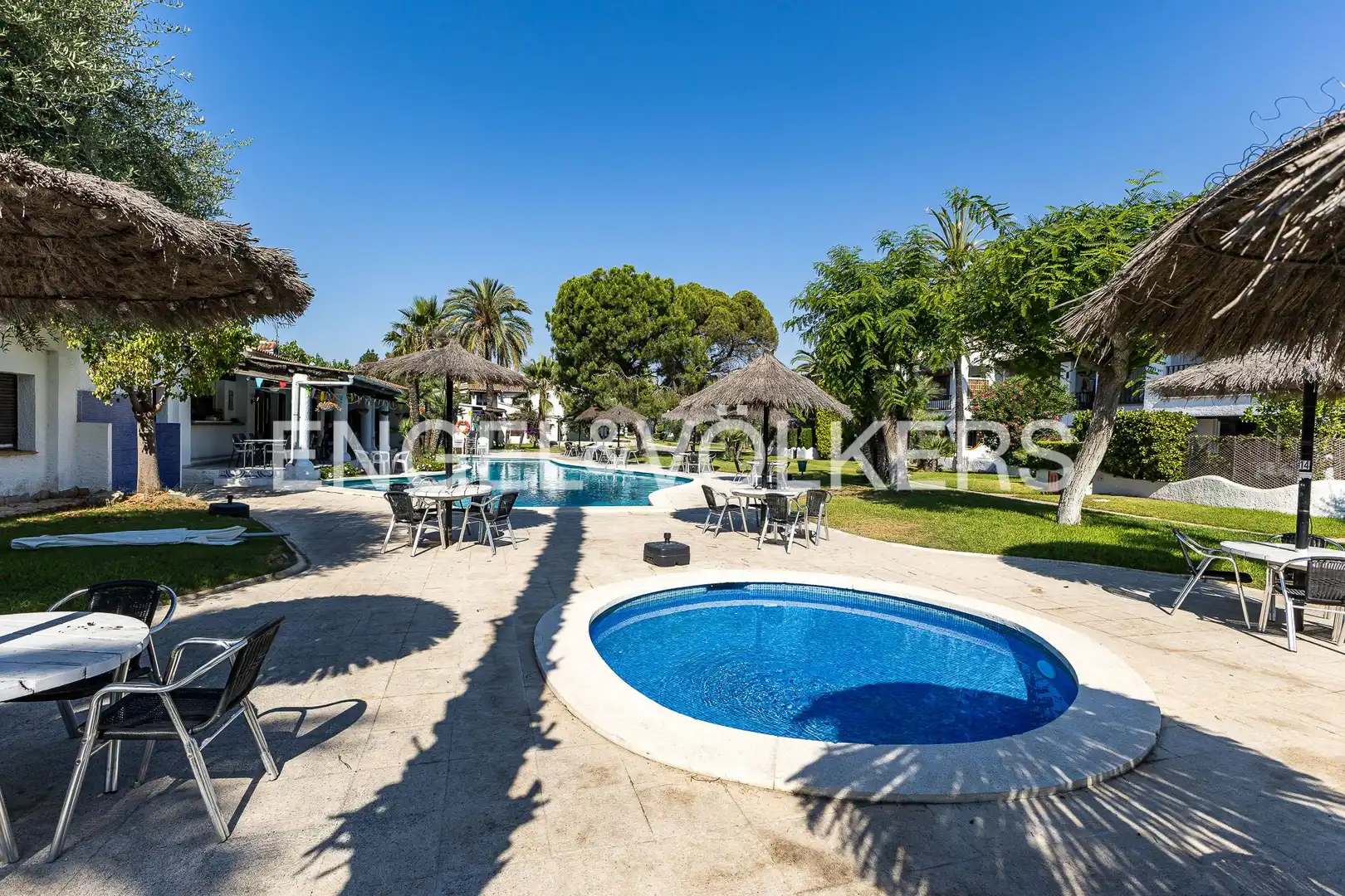 Piscina de Casa o chalet en venta en Calafell con Aire acondicionado, Calefacción y Jardín privado