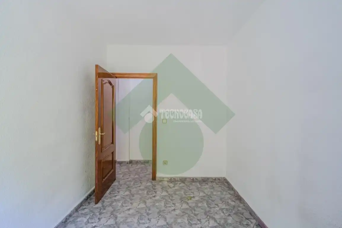 Habitación de Piso en venta en Madrid con Calefacción