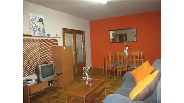 Sala d'estar de Pis de lloguer en  Pamplona / Iruña amb Calefacció, Parquet i Traster