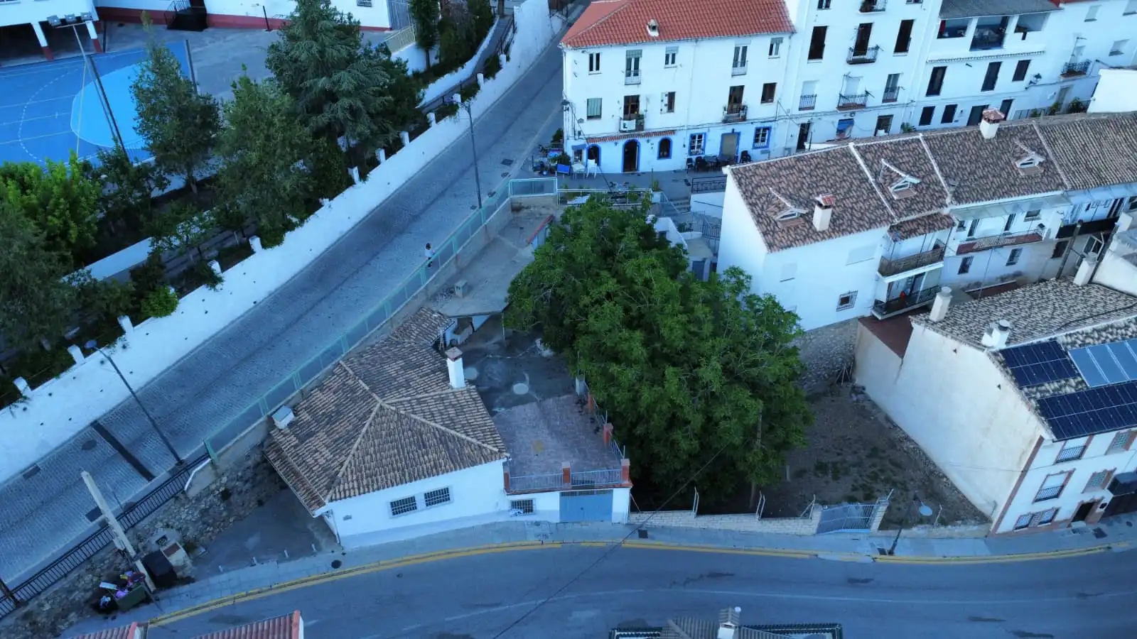 Vista exterior de Casa o xalet en venda en Güéjar Sierra amb Jardí privat i Moblat